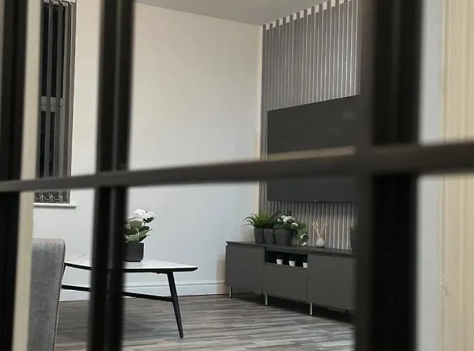 Stylish * Leeds (West Yorkshire)